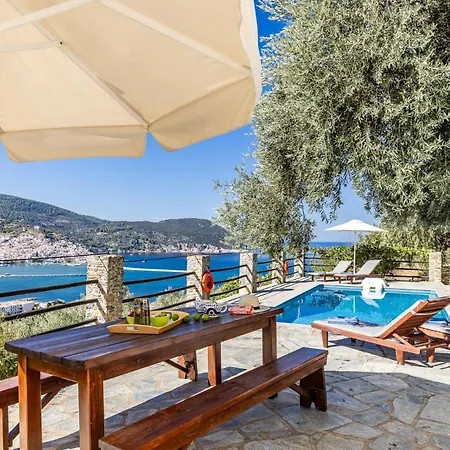 Zoes - Harbor & Sea Views *