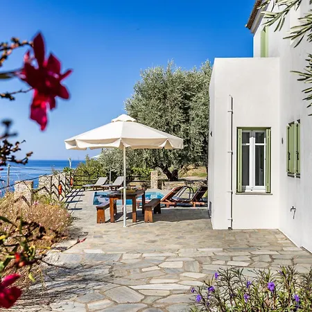 Zoes - Harbor & Sea Views *